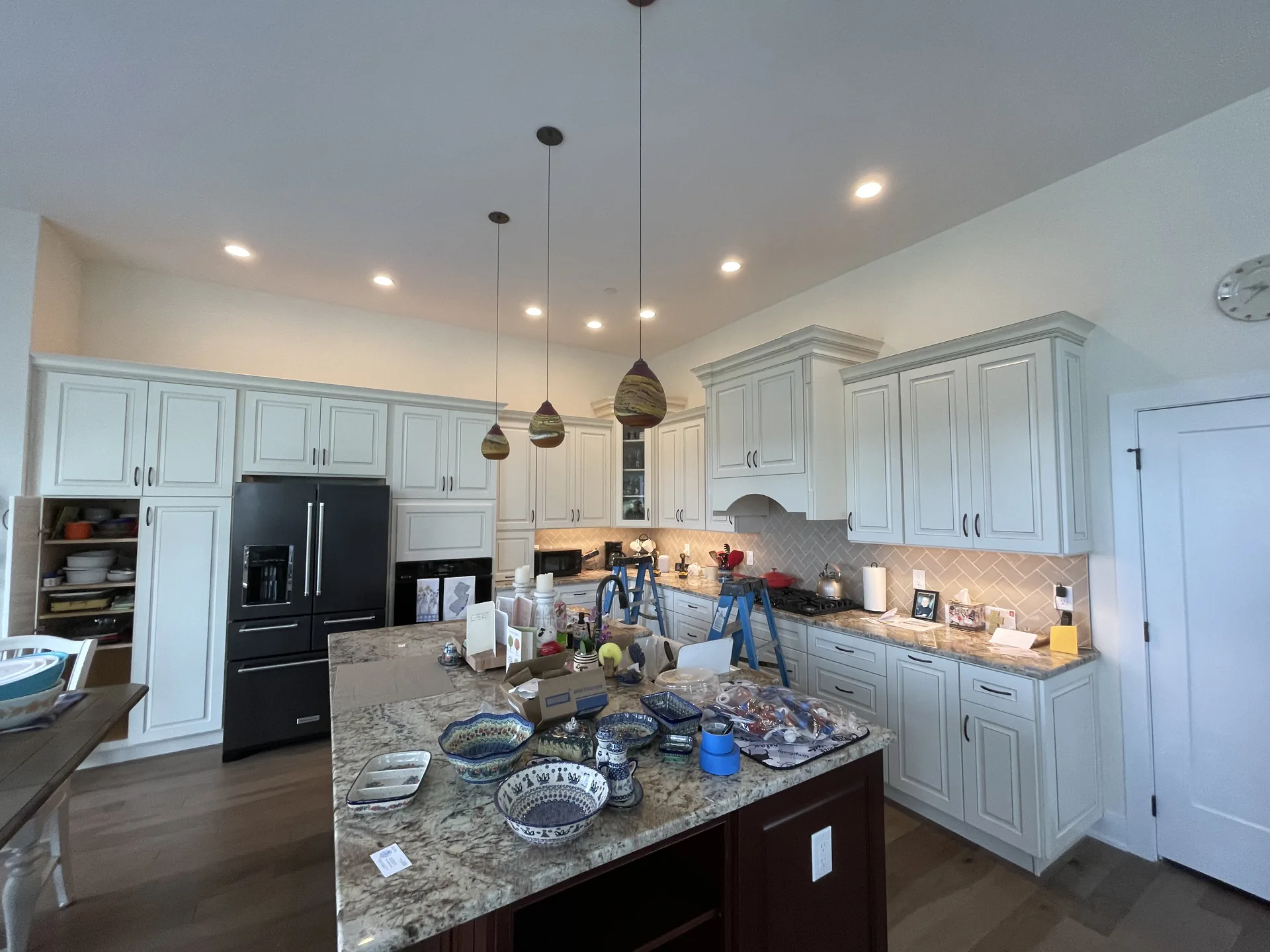 Traditional Cream Kitchen With Granite Island, Kitchen Remodel